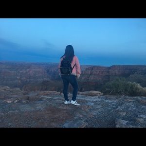 Meet your Posher, Anahi